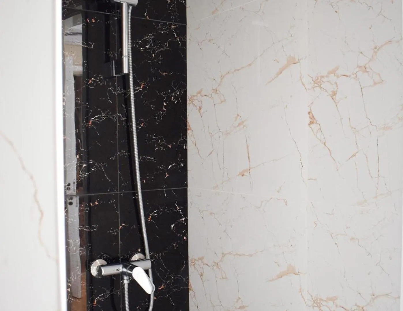 Suiteer 01 Tirana Apartment